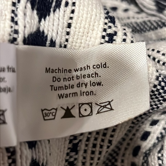 Beach By Exist Monochrome Patterned Hoodie - Picture 10 of 10